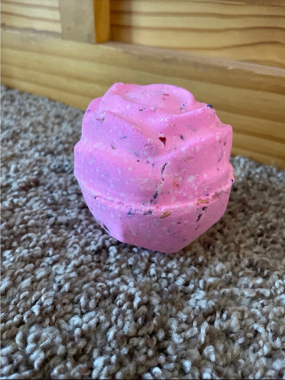 Lush Rose Queen Bath Bomb